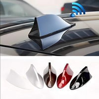 Amplificador de antena para coche Shark: para una recepción de radio clara y potente.